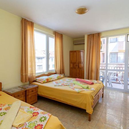Fener Guest House Pomorie Bagian luar foto