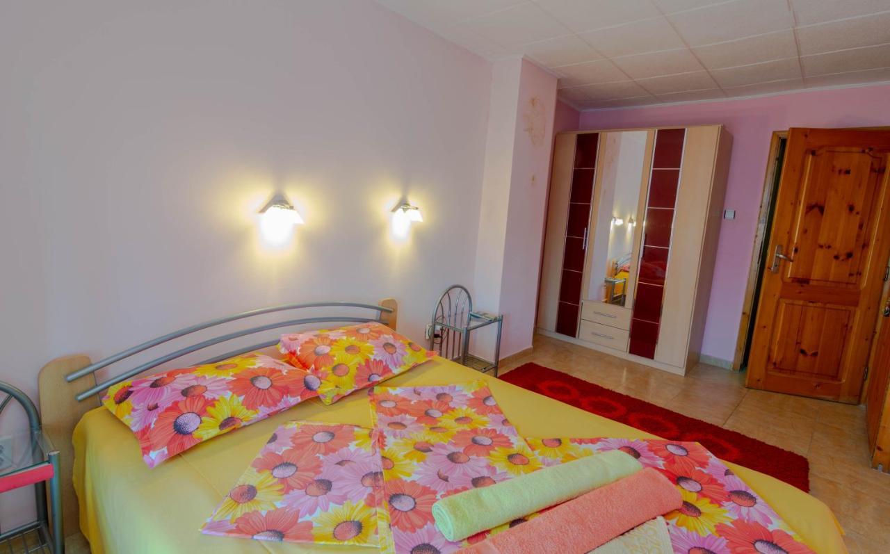 Fener Guest House Pomorie Bagian luar foto