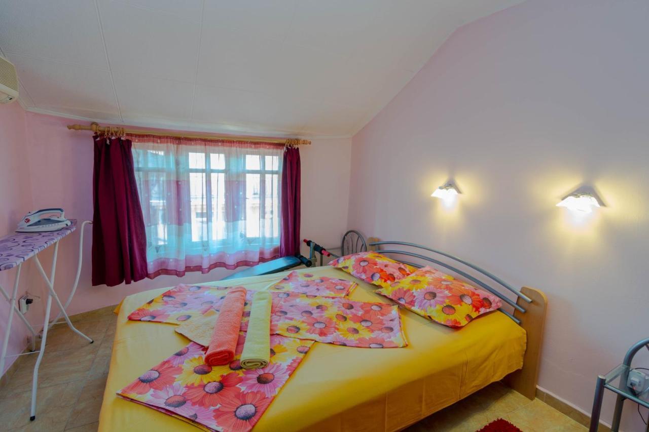 Fener Guest House Pomorie Bagian luar foto