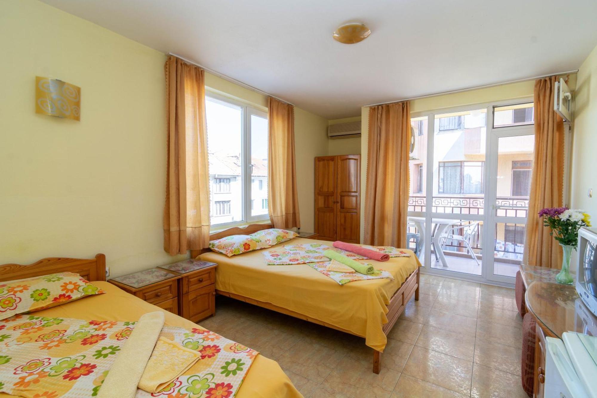 Fener Guest House Pomorie Bagian luar foto