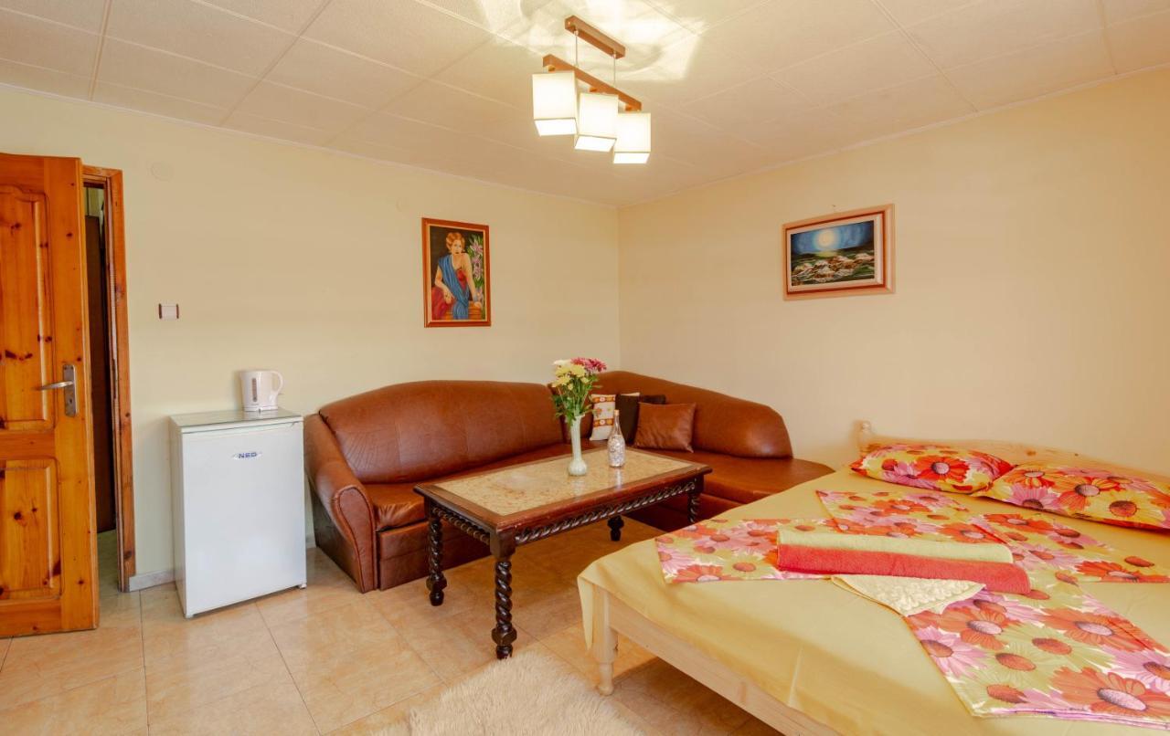 Fener Guest House Pomorie Bagian luar foto