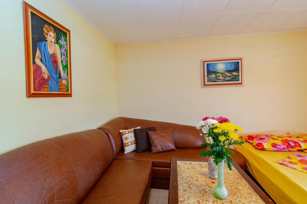Fener Guest House Pomorie Bagian luar foto