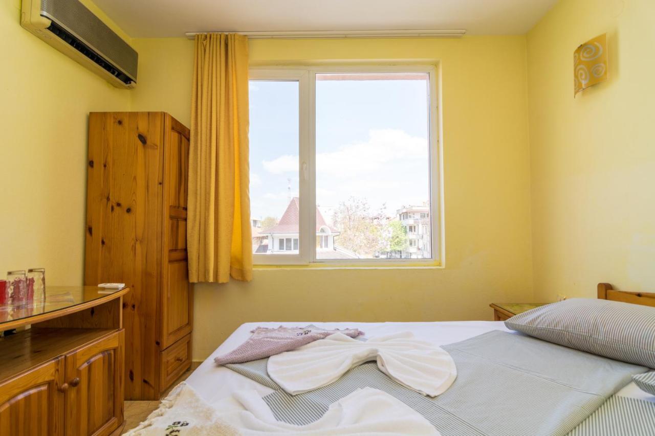 Fener Guest House Pomorie Bagian luar foto