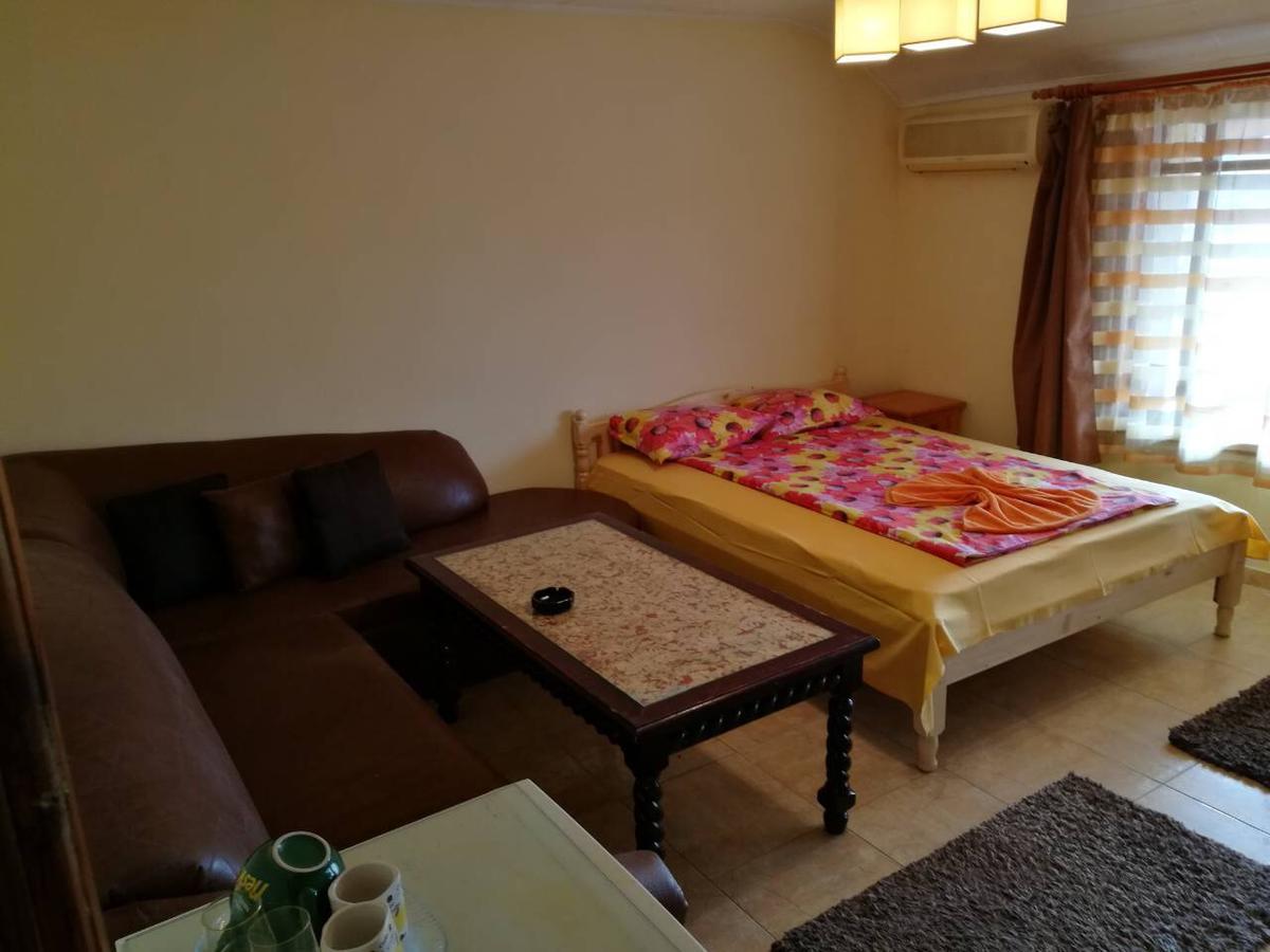 Fener Guest House Pomorie Bagian luar foto
